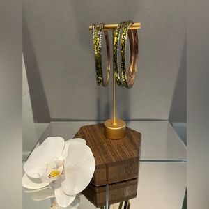 Set of 4 metal bangles in green